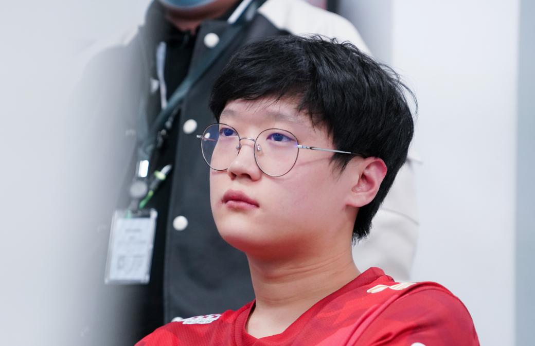 EDG vs OMG决赛视频直播,熬夜看完全程,有些话不吐不快 EDG vs OMG决赛视频直播,熬夜看完全程,有些话不吐不快